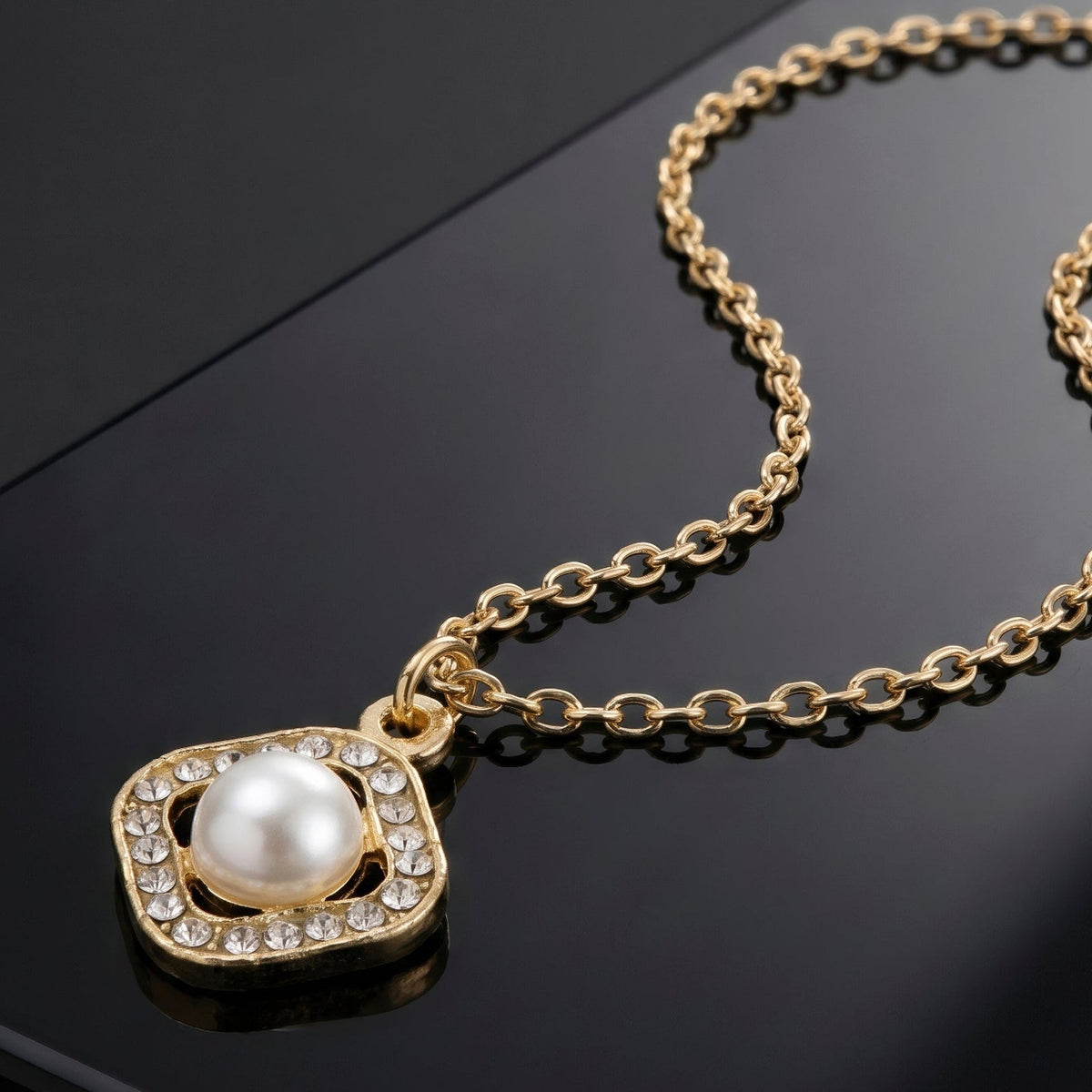 Desihi Necklace Anti-Tarnish Gold Plated Chain With Pendant