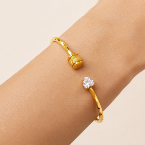 Desihi Bracelet Anti-Tarnish Gold Plated Heart Bangle (Adjustable Size)