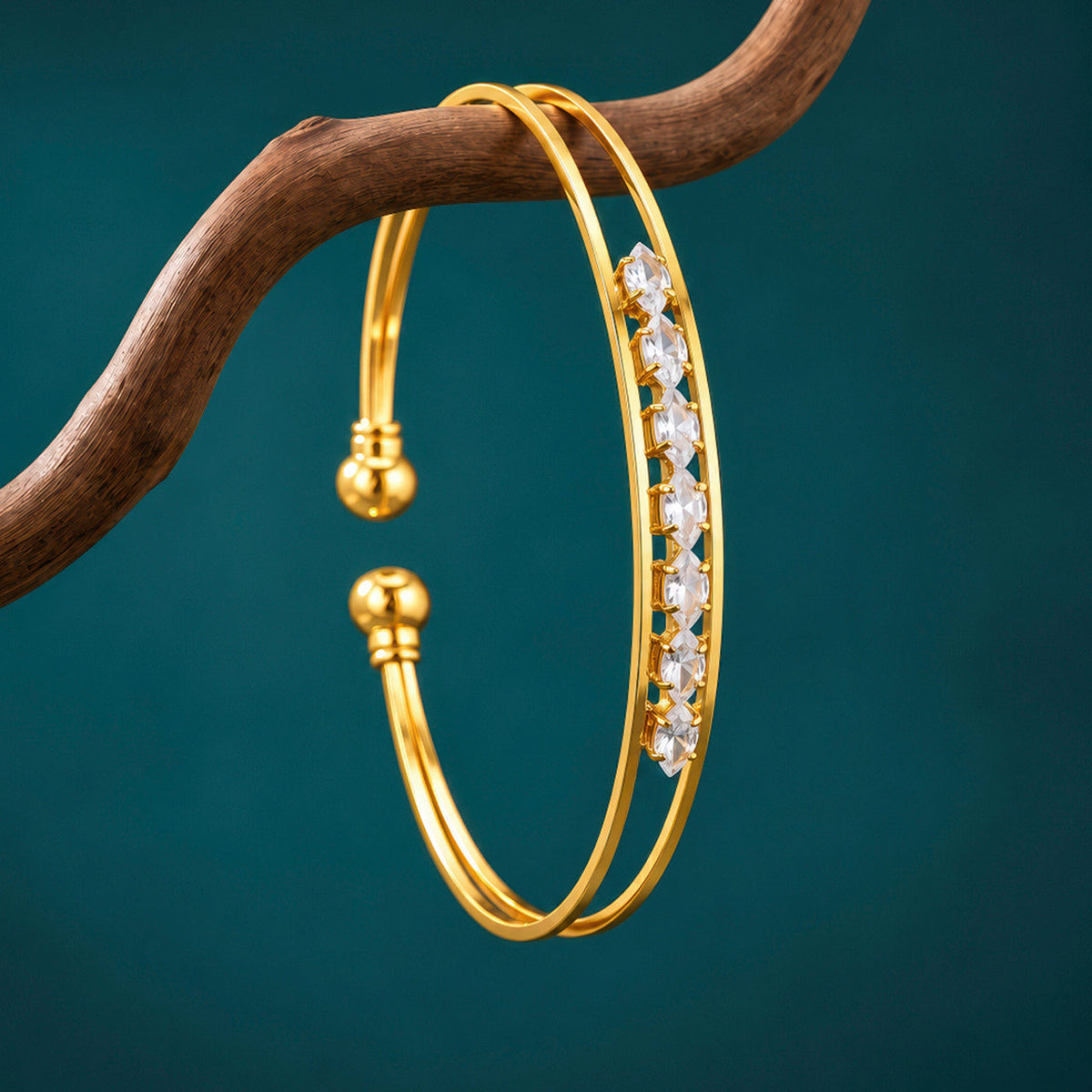 Desihi Bracelet Anti-Tarnish Oval Crystal Cuff (Adjustable Size)