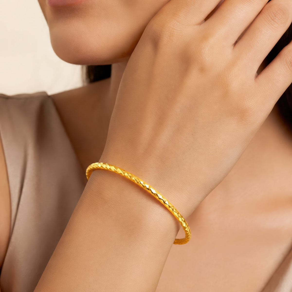 Desihi Bracelet Anti-Tarnish Gold Plated Textured Open Bangle (Adjustable Size)