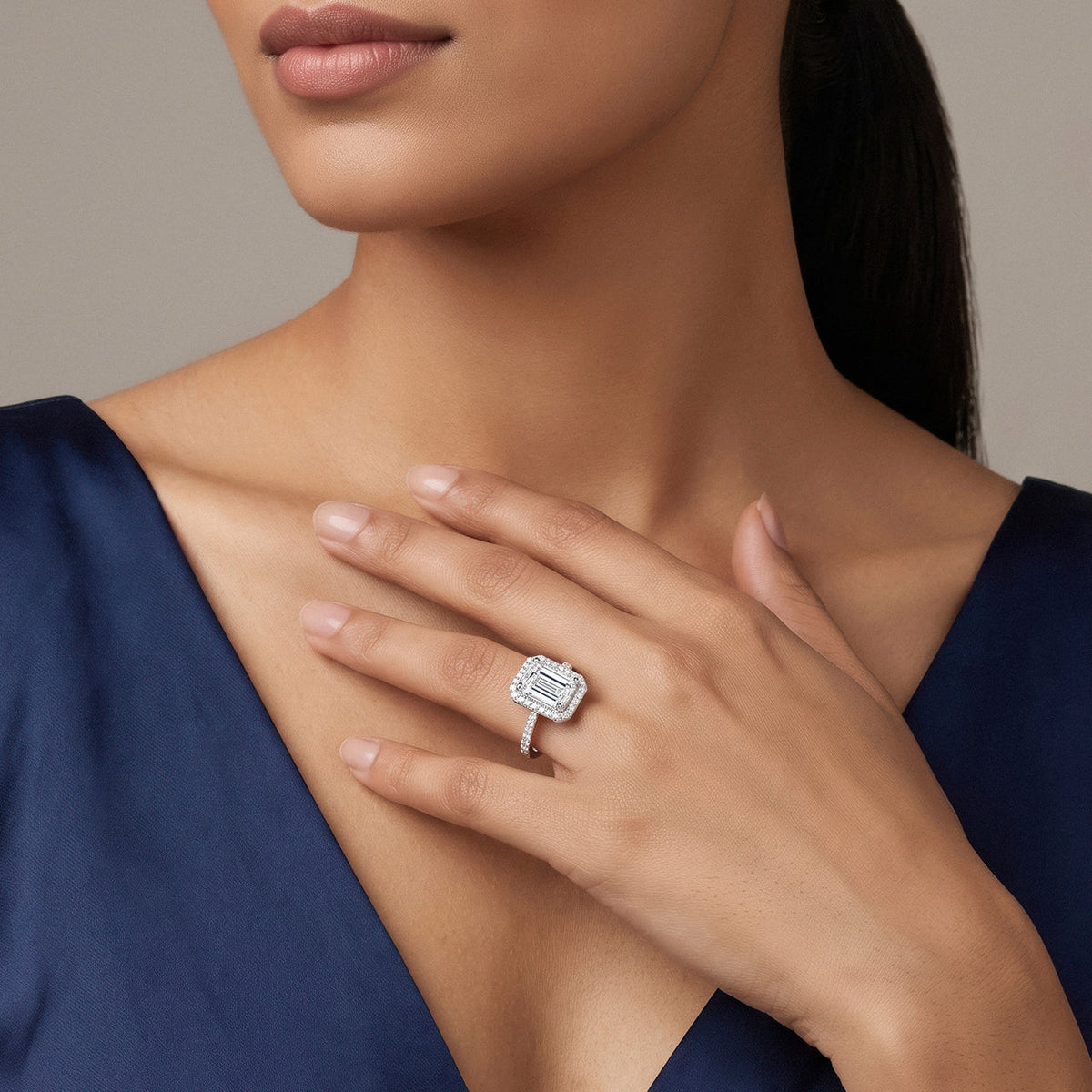 Desihi Ring Anti-Tarnish Silver Plated Emerald Halo (Adjustable Size)