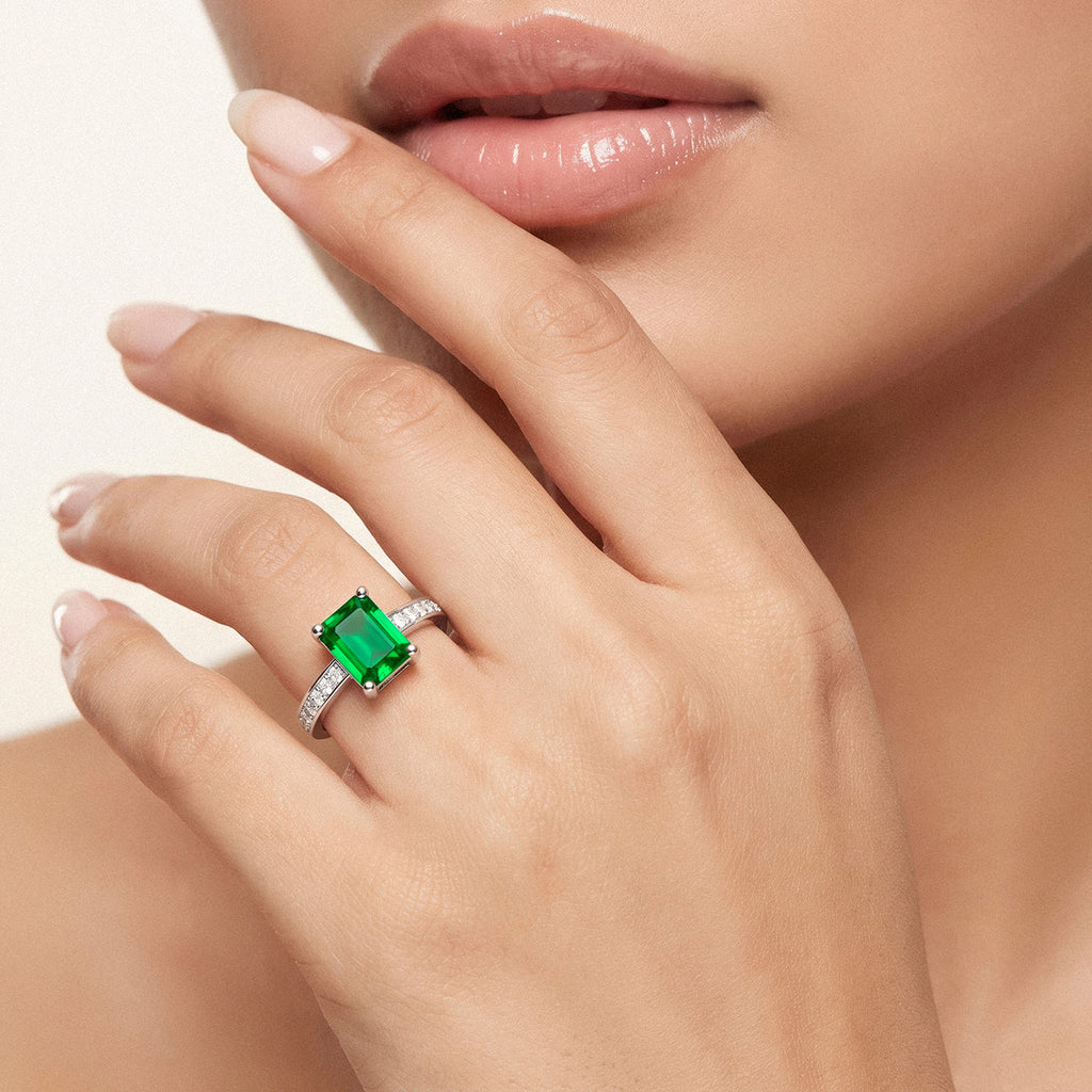Desihi Ring Anti-Tarnish Emerald Green Crystal (Adjustable Size)