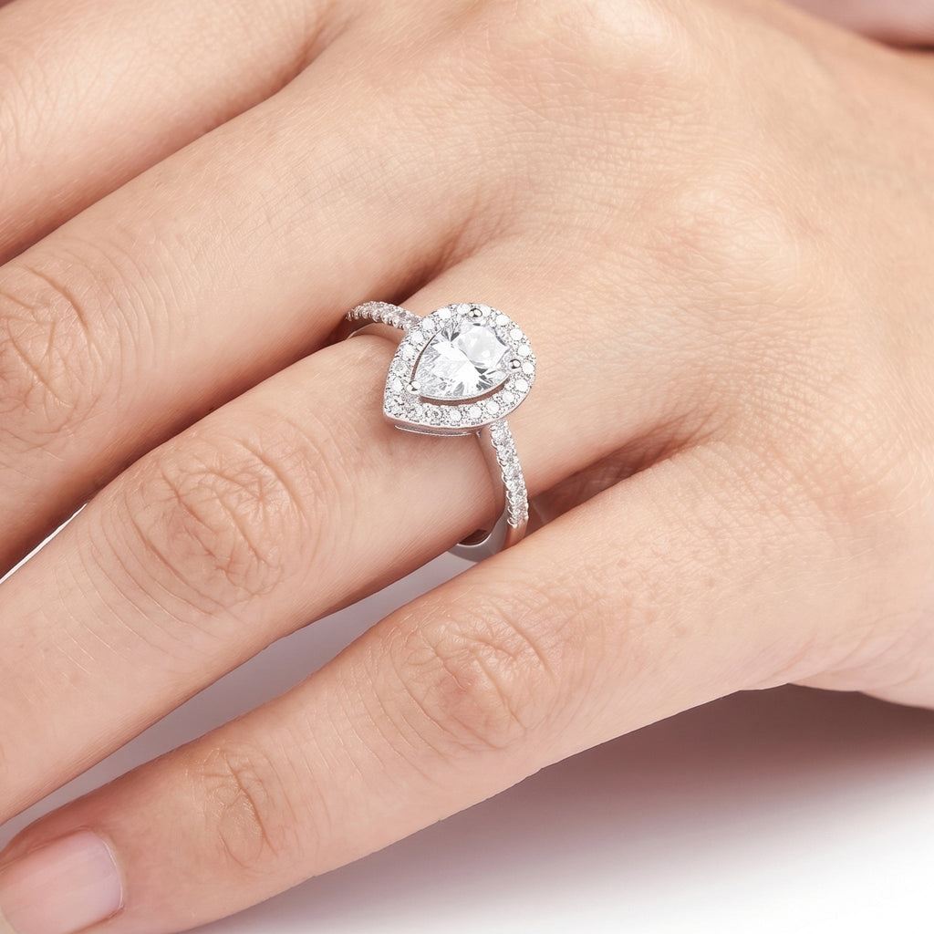 Desihi Ring Anti-Tarnish Teardrop American Diamonds (Adjustable Size)